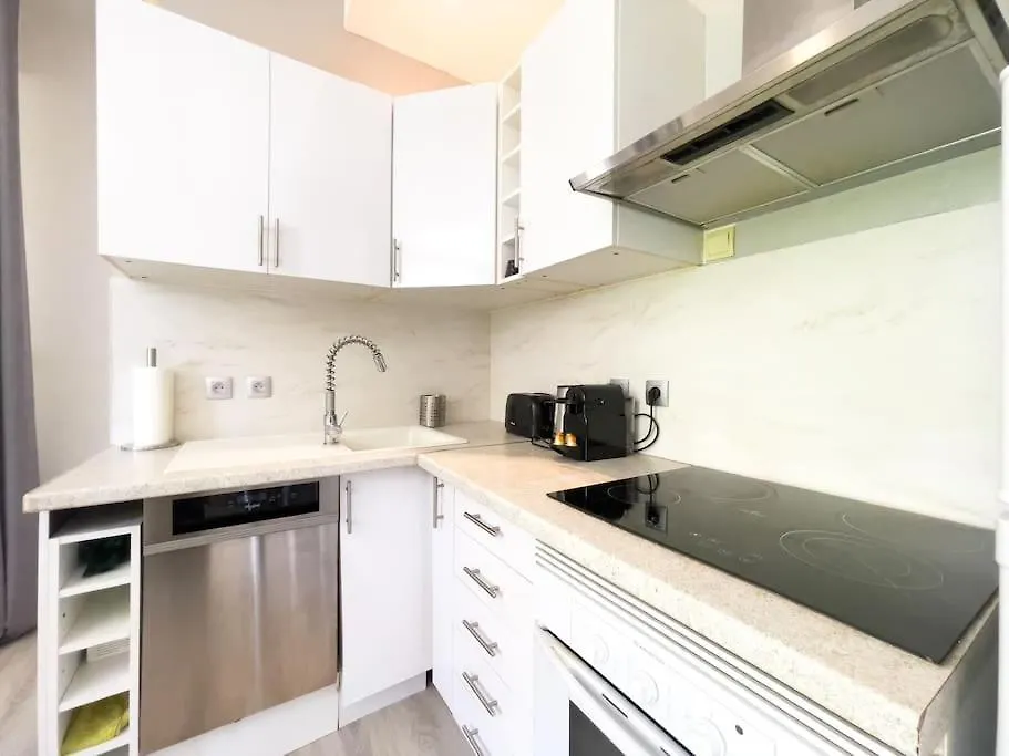 Apartment Moderne, Calme Et Bien Equipe, A 200M De La Plage Cannes
