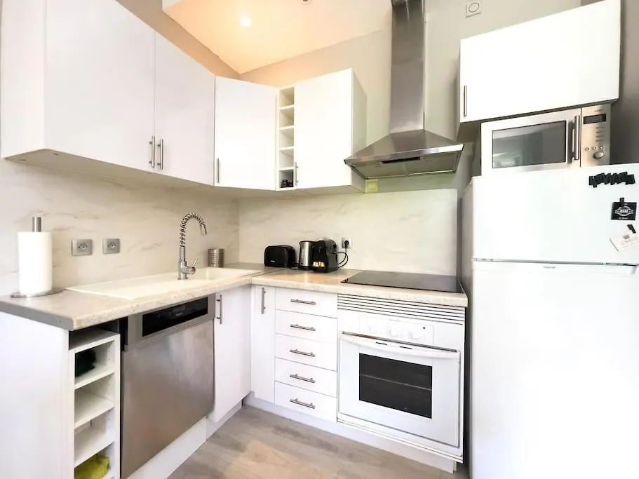Apartment Moderne, Calme Et Bien Equipe, A 200M De La Plage Cannes