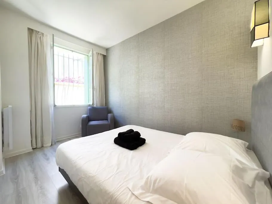 Apartment Moderne, Calme Et Bien Equipe, A 200M De La Plage Cannes