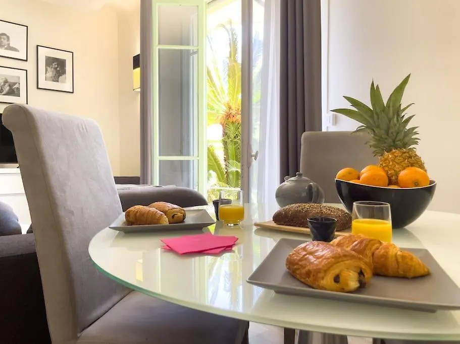 Moderne, Calme Et Bien Equipe, A 200M De La Plage Cannes Apartment