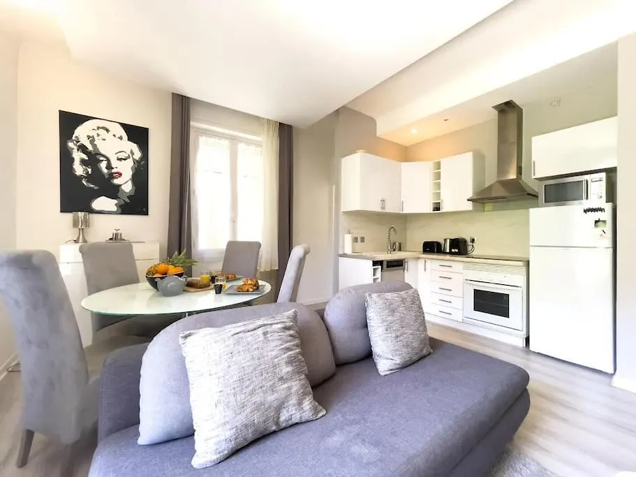 Moderne, Calme Et Bien Equipe, A 200M De La Plage Cannes 0*,  France