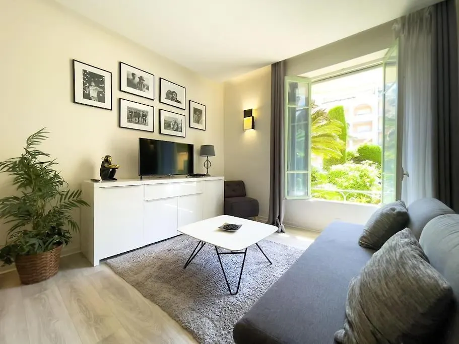 Moderne, Calme Et Bien Equipe, A 200M De La Plage Cannes